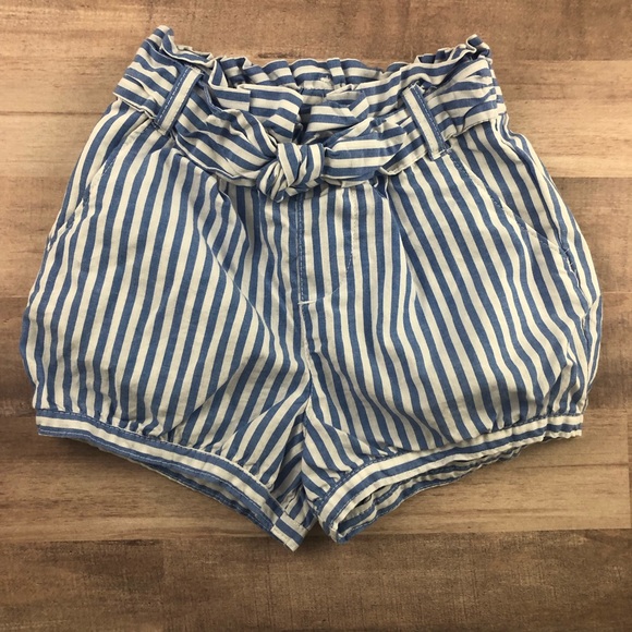 GAP Other - 2T GAP blue striped bow bubble shorts